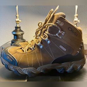 Obōz 8W hiking boots